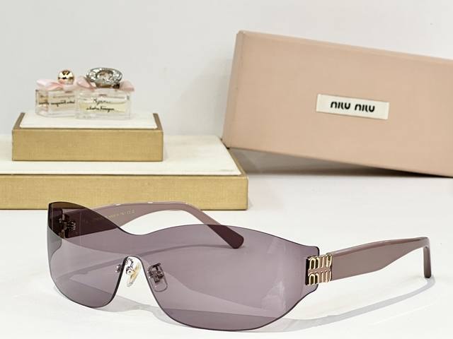 miu Mi* Mod Smu69W Size 66 Ports 17-135