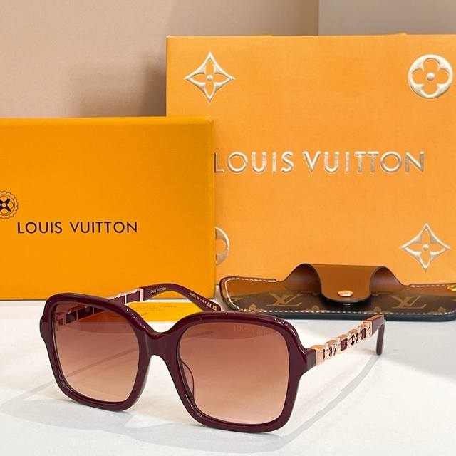 louis Vuitto*Model Z2648W Size 55 Ports 19-145