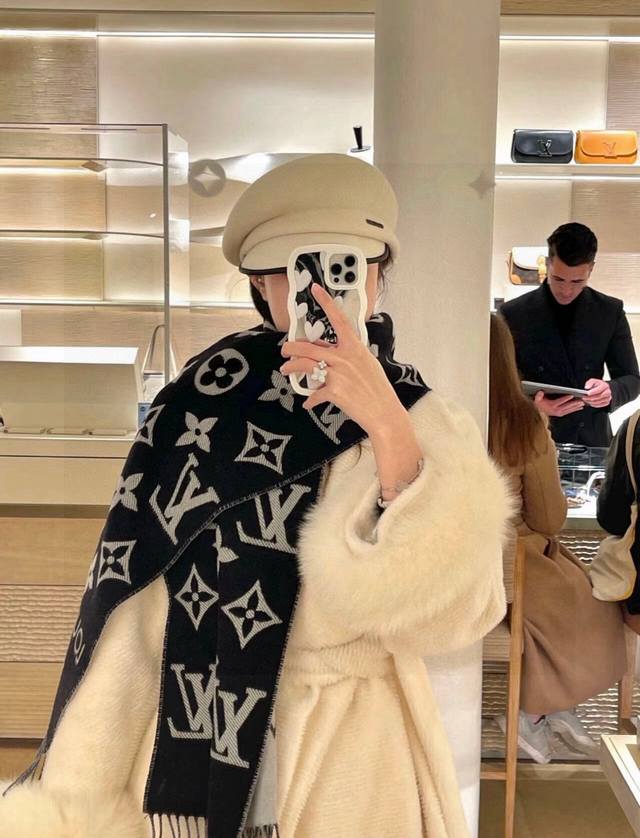 precious Dragon Lv Essential Scarf Welcomes The Lunar New Year With The Brand