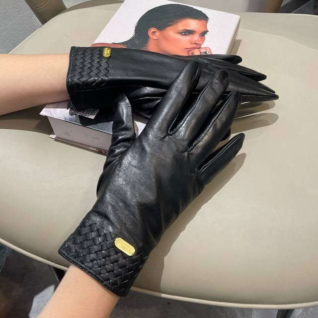 New Exclusive First Touch Screen Full Knitted Gloves Bv Original Quality Officia