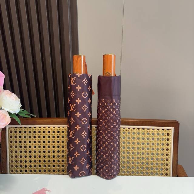 louis Vuitton Louis Vuitton's New Three-Fold Automatic Folding Umbrella With