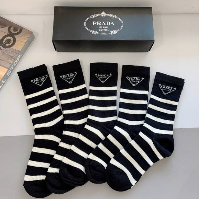 With Packaging 5 Pairs Per Box Prada Prada New High-End Material Long Socks Popu