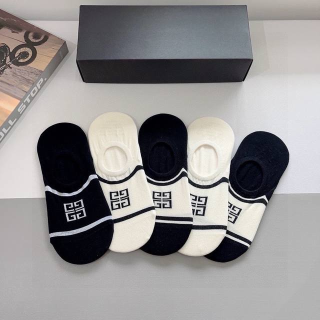 Comes With Packaging. 5 Pairs Of Givenchy Boat Socks In A Box. Super Popular Sma