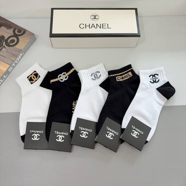 With Packaging, 5 Pairs In A Box Chanel Chanel New High-End Socks, Popular Lette