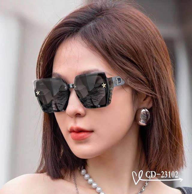 French Dior-Dior . Polaroid Resin Polarized Lens . Tr90 Frame Is Light And Comfo
