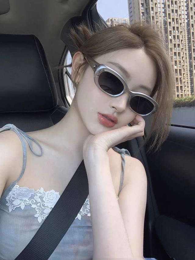 louis Vuitto*European And American Small Frame Cat-Eye Sun Protection Sunglas