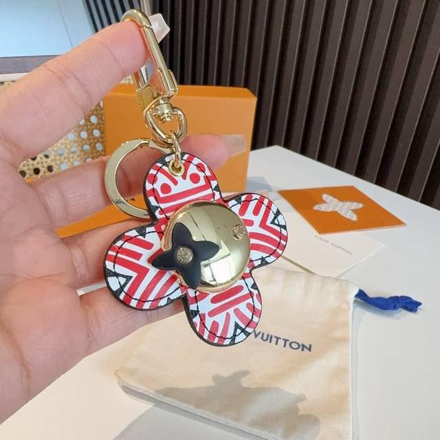 lv Keychain Sunflower Pendant Series Three-Dimensional Flower Bag Pendant Str