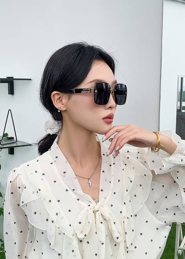 miu Mi* Model: Mu60Zs Size 62 Ports 16-145