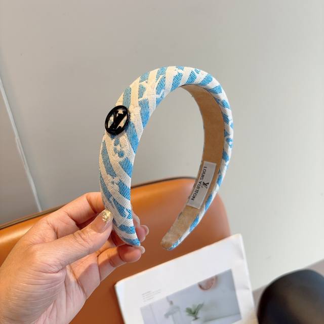 With Packaging Lv Louis Vuitton Classic New Headband Fashionable And Cute Wide-B