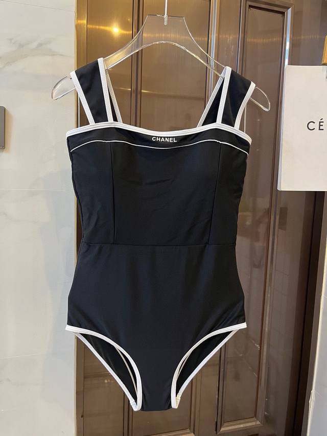 Special P Chanel Chanel One-Piece Swimsuit Is Suitable For A Variety Of Scenes.