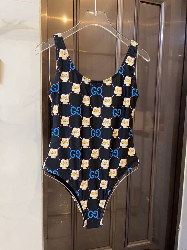 Special P Gucci's New One-Piece Swimsuit Is Suitable For A Variety Of Scenarios.