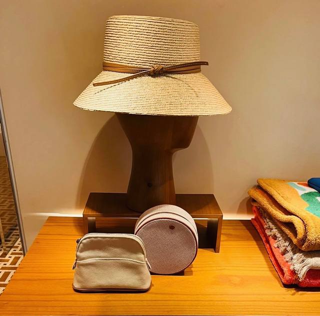 Running Volume 25 New Hermes Imported Raffia Braided Grass Flat Basin Hat Versat