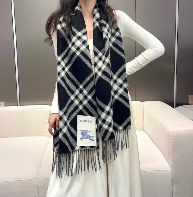 The Burberry Plaid Scarf Is So Beautiful That It's Crazy. It's So Stylish And Ch
