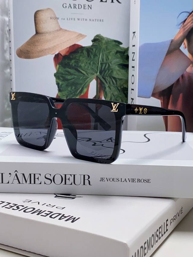 lv Sunglasses Men's Sunglasses Women's Sunglasses Are Good-Looking And Look G