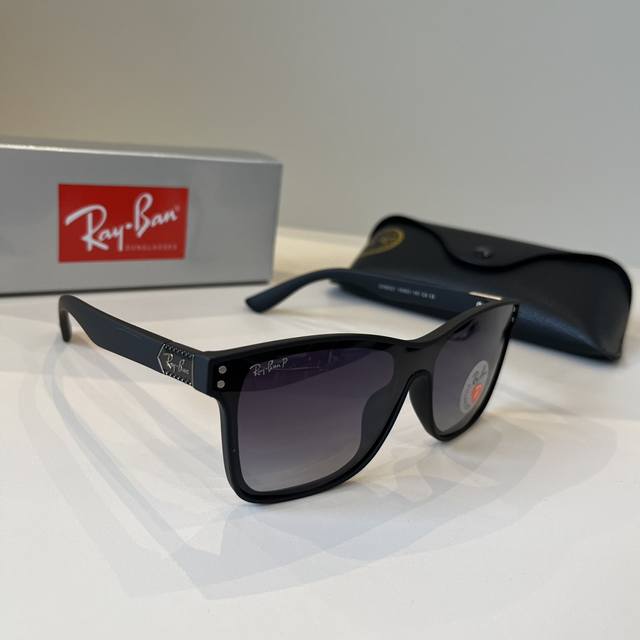 Ray-Ban Trendy Men's And Women's Street Style Sunglasses Resin Piece Model Cf690