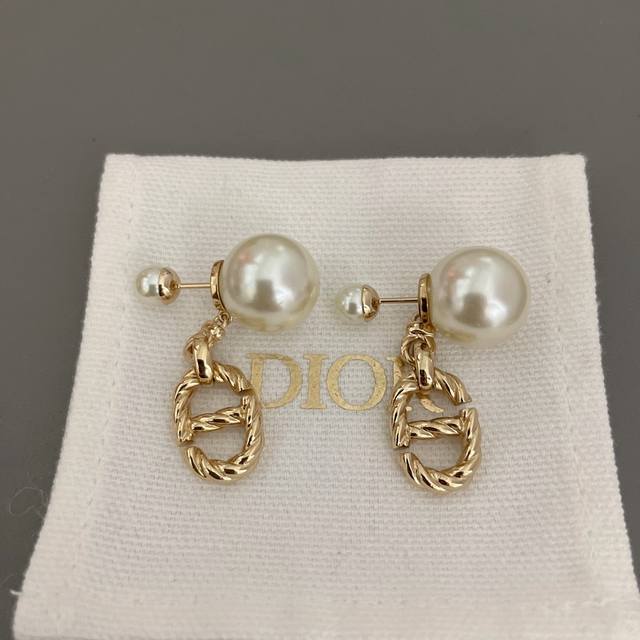 High Quality Details As Shown In The Picture D Twist Cd Double Bead Earrings Zp4