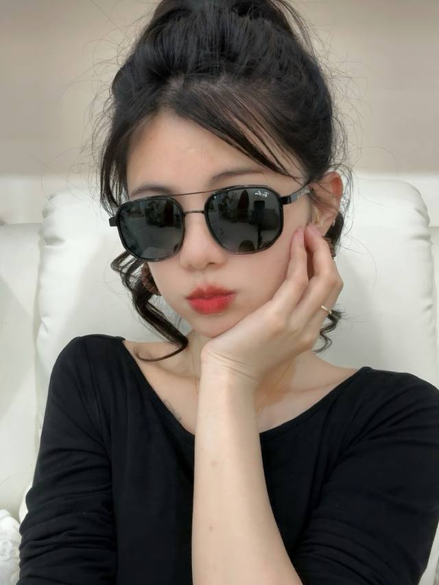 Official Synchronization Brand: Ray-Ban Classic Men's And Women's Glass Sunglass
