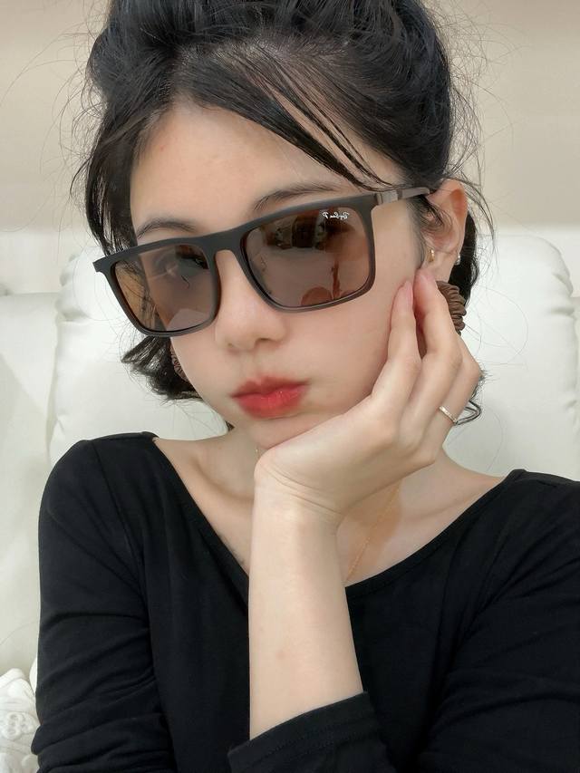 Official Synchronization Brand: Ray-Ban Classic Men's And Women's Glass Sunglass