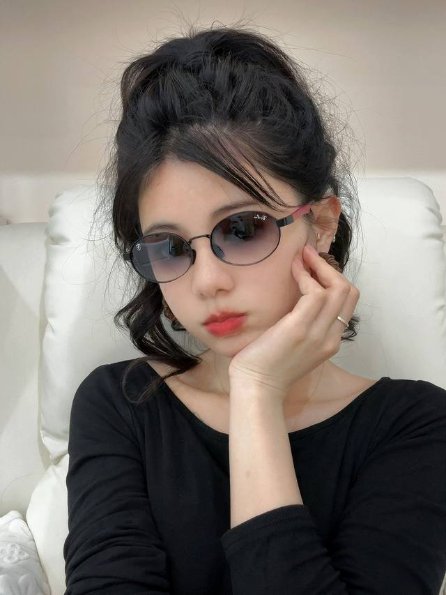 Official Synchronization Brand: Ray-Ban Classic Men's And Women's Glass Sunglass