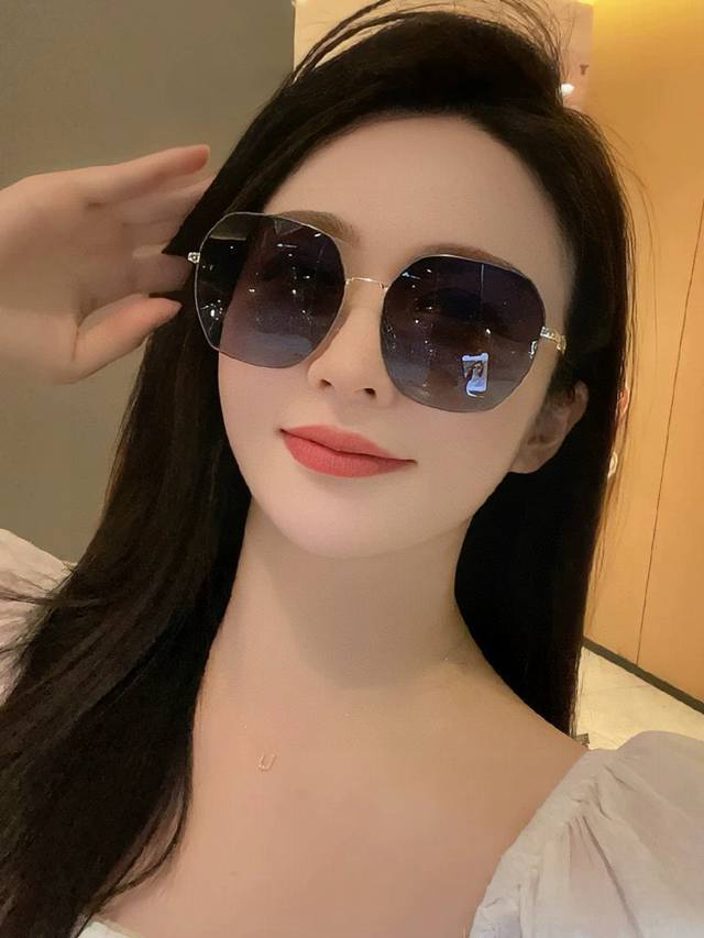 gucci-Polarized Sunglasses 2025 New Spring Trend Hot Fashion Round Frame Pola