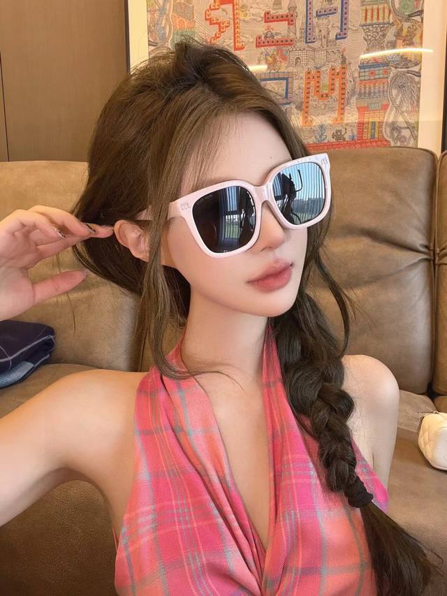 miumiu Miu Miu 2025 Shining New Style Dazzling Stage Sunglasses Trendy Produc