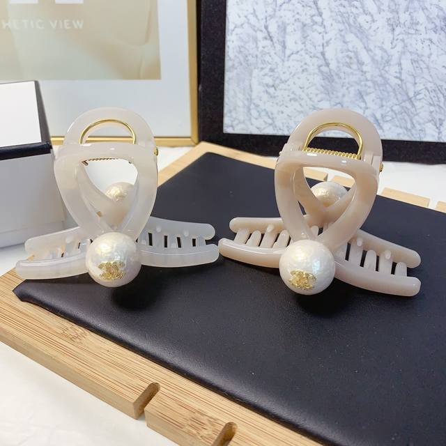 chanel Xiaoxiang Chanel Hairpin Acetate Pearl Logo Clip Temperament Versatile