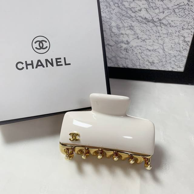 chanel Xiaoxiang Chanel Clip Acrylic High-Quality Logo Clip Temperament Versa