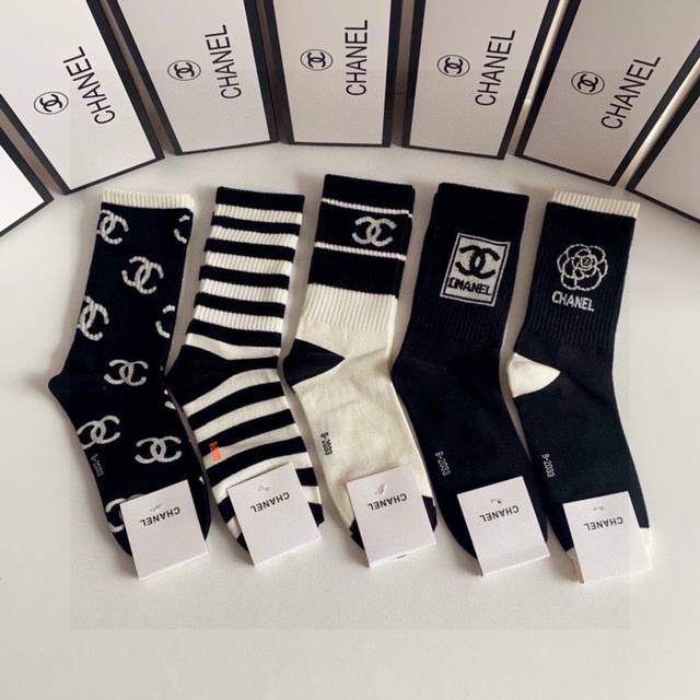 Special Counter Packaging Chanel Chanel New Medium And Long Pile Socks, Five Pai