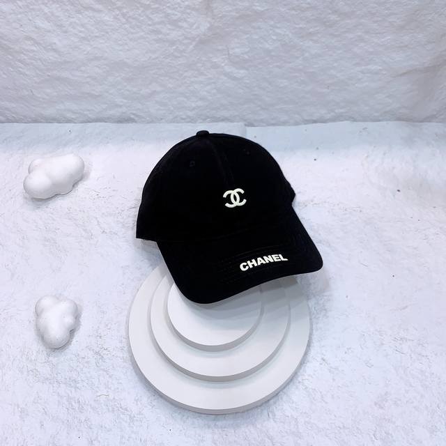 Running Volume Chanel Baseball Cap A Great Addition To Your Daily Commute The Cl