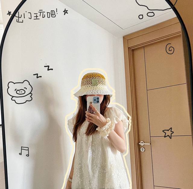 Comes With A Dust Bag Loewe's 2025 New Color Stitching Holiday Style Bucket Hat