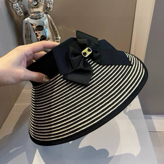 celine Celine's New Hollow Straw Hat Sun Hat Can Be Stored And Adjusted