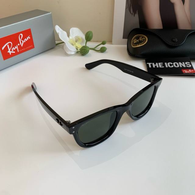 rayban Ray-Ban New Classic Square Frame Sunglasses For Men And Women Polarize