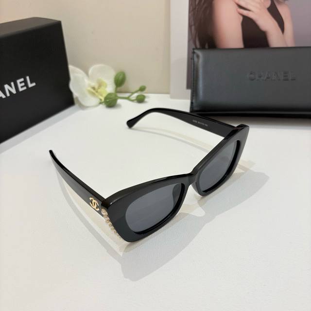 chanel Chanel Pearl Cat-Eye Small Fragrance Style Sunglasses Fashion French A