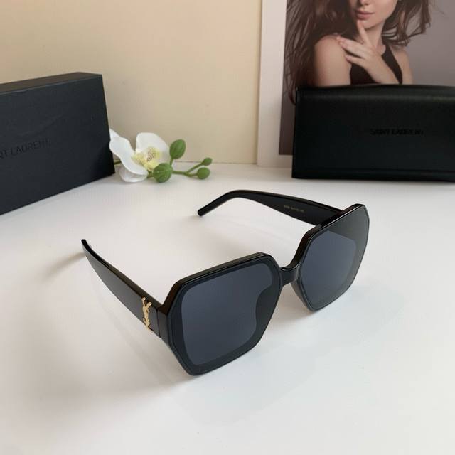 ysl Yves Saint Laurent's New Square Frame Sunglasses, European And American S