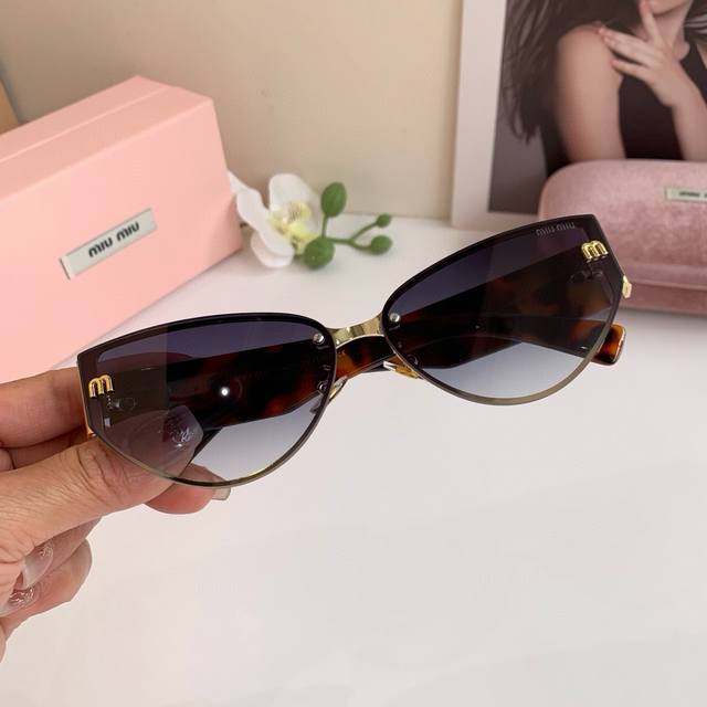 miumiu Miu Miu Cat-Eye Frame Sunglasses For Men And Women Sun Protection And