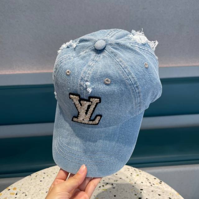 lv Louis Vuitton's New Counter-Synchronized Denim Washed Embroidered Baseball
