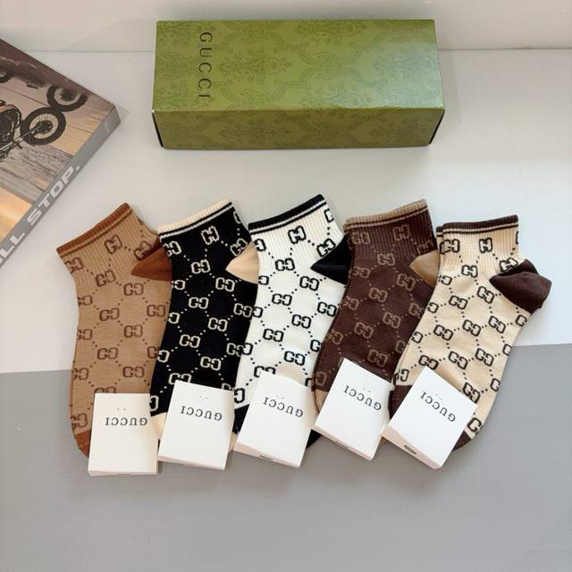 Comes With Packaging, 5 Pairs Per Box Gucci's New Mid-Tube Socks Made Of Pure Co