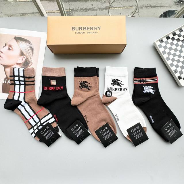 Comes With Packaging, One Box Contains Five Pairs Of Burberry's Latest Bage Mid-