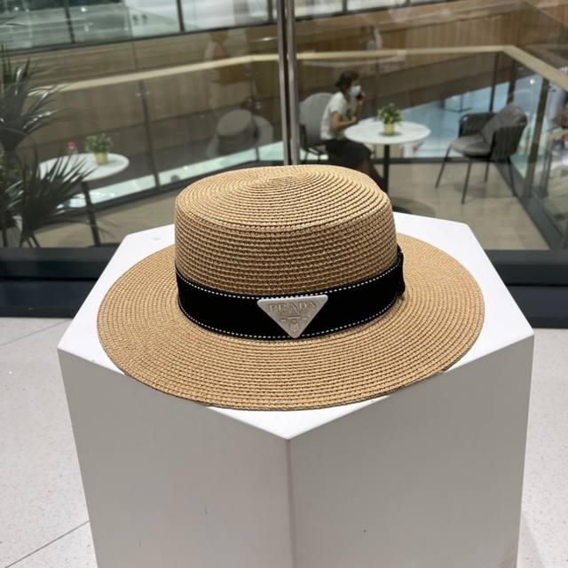 prada Prada 2025 New Triangle Logo Flat-Top Straw Hat Is A Must-Have For Goin
