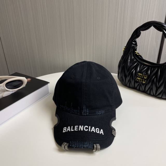 Balenciaga Baseball Cap Balenciaga Embroidered Yuppie Baseball Cap Original Base