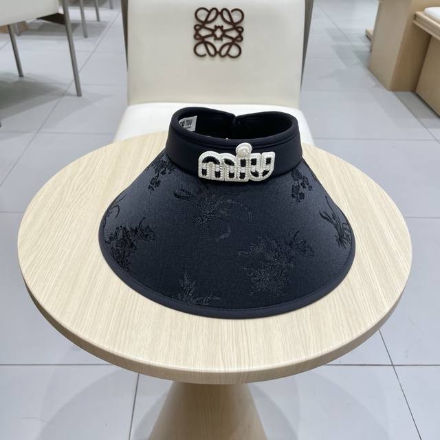 miumiu Miu Miu 2025 New Sun Hat, Hollow Top Headband Hat, Sun Protection, Ver