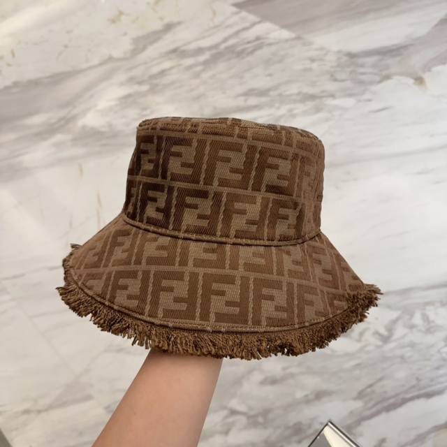 fendi Fendi Great Style New Style Bucket Hat