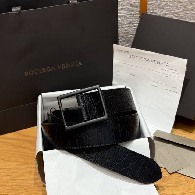 bv Men's Belt This Belt Is Made Of Cow Leather With Imitation Braided Embosse