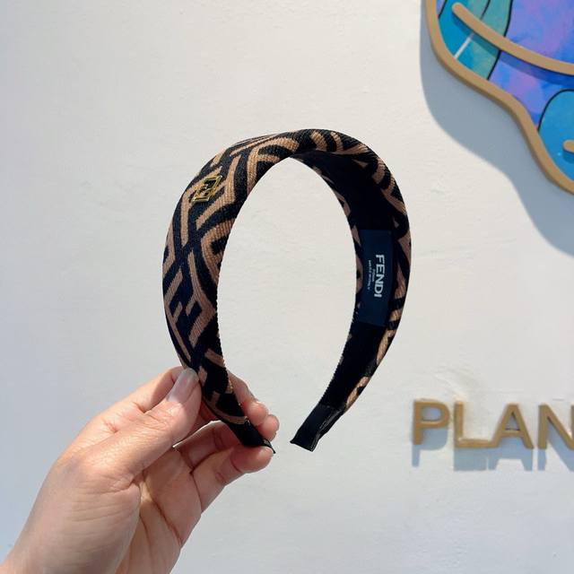 With Packaging Fendi Fendi's Hot New Style Headband Wide Version Original Single