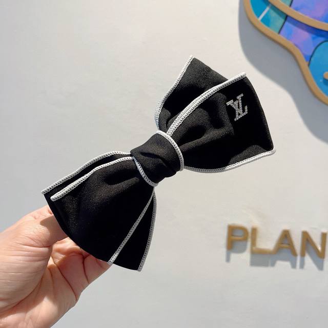 With Packaging Lv Louis Vuitton Celebrity-Style Bow Hairpin Slingshot Clip Inter