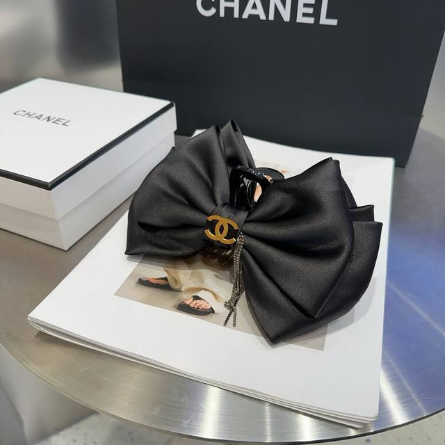 With Packaging Box Chanel Chanel's Latest Small Big Clip Is Simple, Practical, F