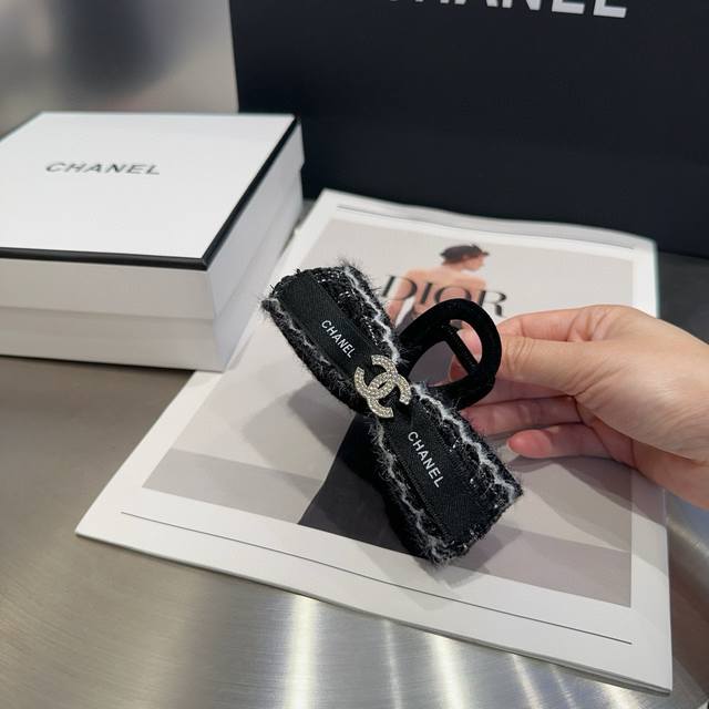 With Packaging Box Chanel Chanel's Latest Small Fragrance Clip Is Simple, Practi