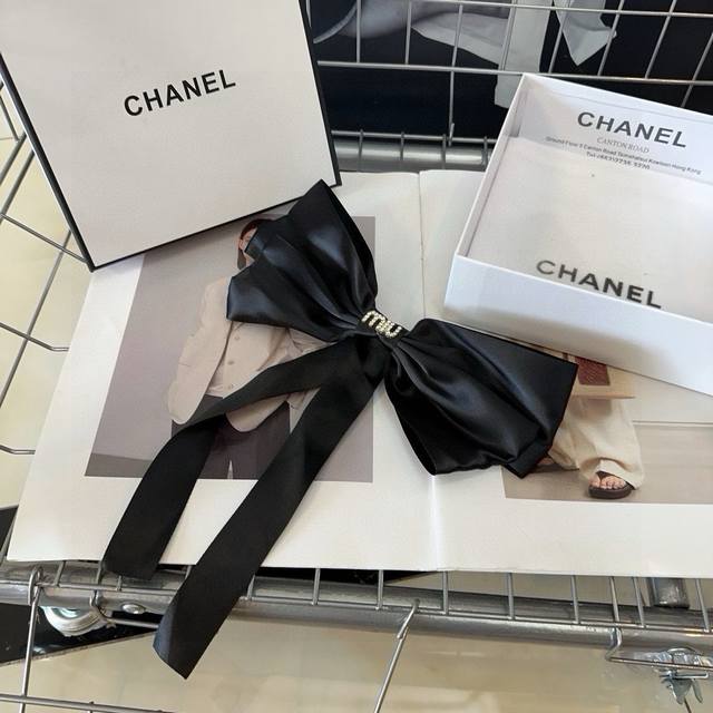 With Packaging Box Miumiu New Letter Spring Top Clip Is Simple, Elegant, Practic