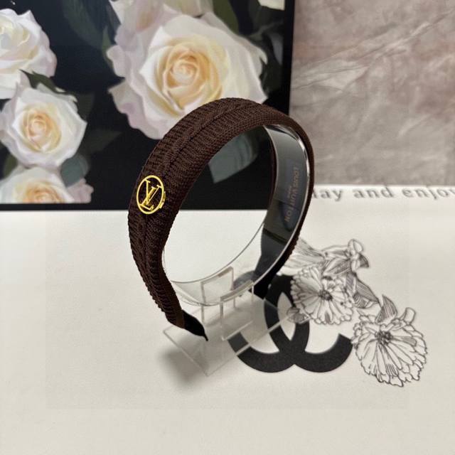 Special Counter Packaging Lv Louis Vuitton's Latest High-Tech Headband Little Fa