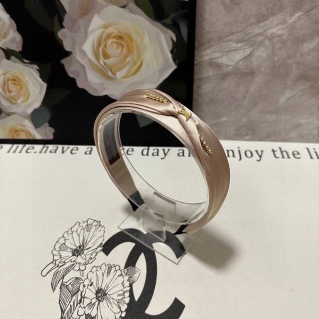 Special Counter Packaging Lv Louis Vuitton Latest Headband Little Fairies Hurry